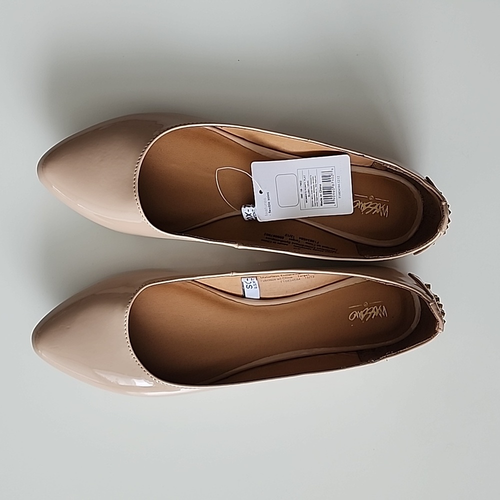 Women's Tan Flats